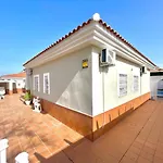 Agradable Casa independiente con piscina