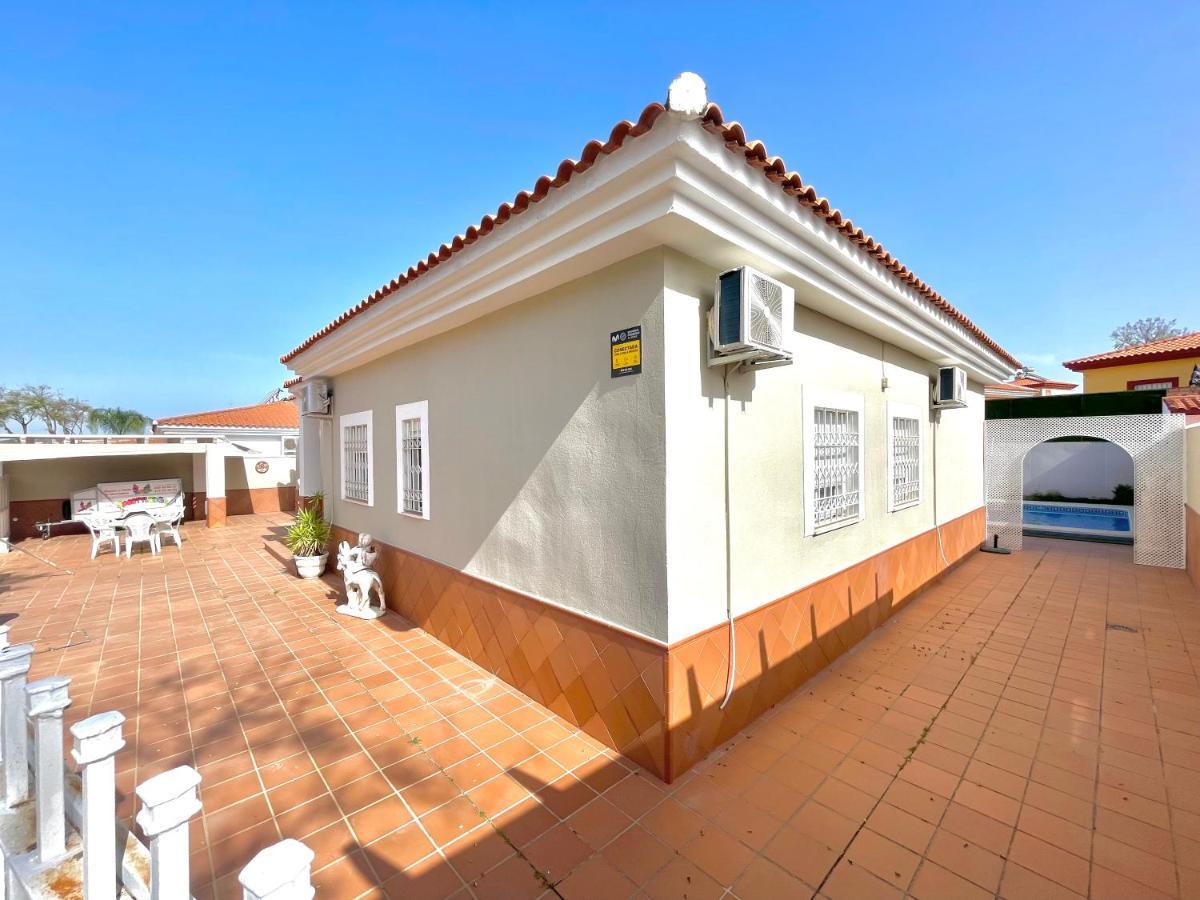 Сasa de vacaciones Agradable Casa Independiente Con Piscina Sevilla