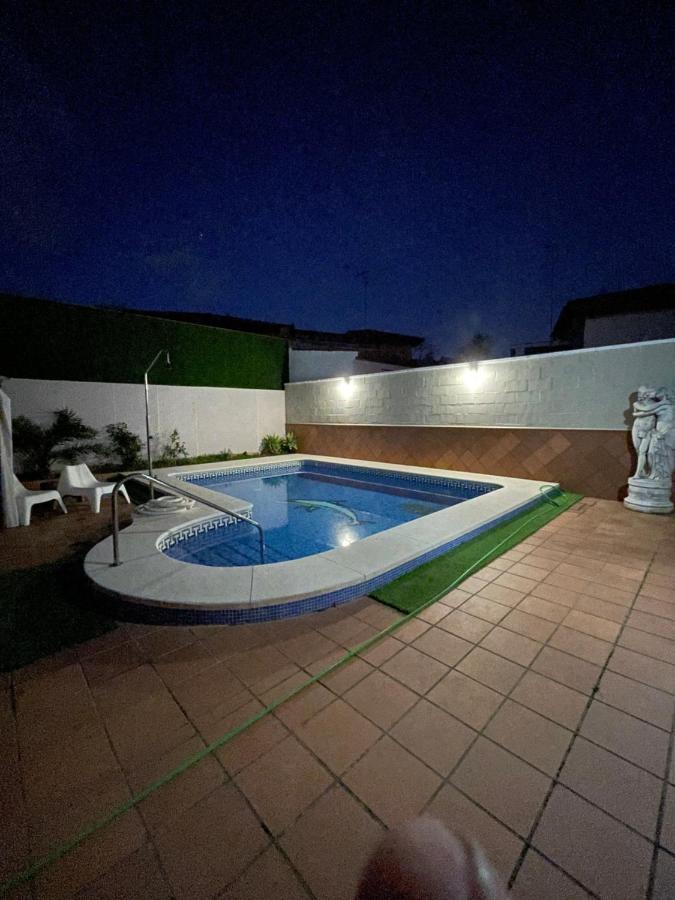 Agradable Casa Independiente Con Piscina Sevilla